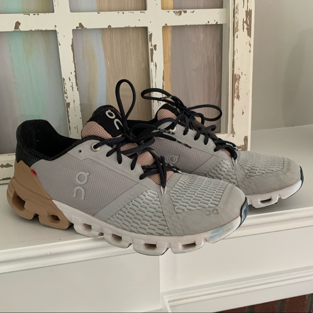 On Cloudflyer Rosebrown womens size 9